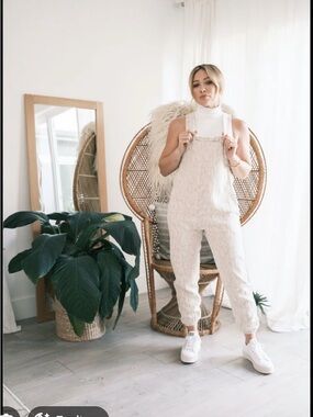 Smash + Tess Hillary Duff 100% Cotton Stylish Cream Jumpsuit